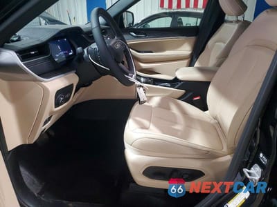 Zdjęcie 7 z 12 samochodu: 2025 JEEP GRAND CHEROKEE LIMITED VIN:1C4RJHBGXSC361329 - miniatura