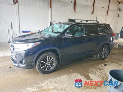 2018 TOYOTA HIGHLANDER XLE 5TDJZRFH3JS539111 - główne zdjęcie licytacji z USA - miniatura