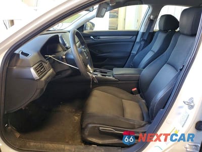 Zdjęcie 7 z 13 samochodu: 2018 HONDA ACCORD LX VIN:1HGCV1F14JA162506 - miniatura