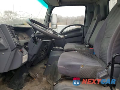 Zdjęcie 7 z 13 samochodu: 2012 ISUZU NPR HD BOX TRUCK VIN:JALC4W169C7000600 - miniatura