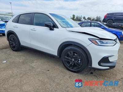 Czwarte zdjęcie samochodu z boku: 2026 HONDA HR-V SPORT VIN:3CZRZ2H57TM730508 - miniatura