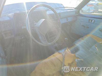 Zdjęcie 8 z 12 samochodu: 1986 TOYOTA PICKUP BASE VIN:JT4RN50RXG0142144 - miniatura