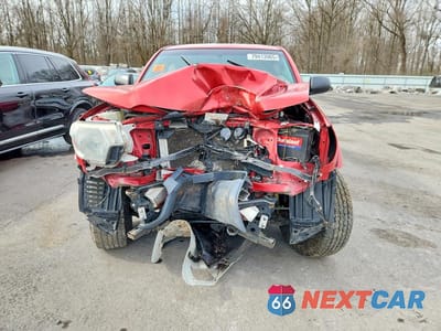 Piąte zdjęcie samochodu w środku: 2015 TOYOTA TACOMA V6 VIN:3TMLU4EN7FM186283 - miniatura