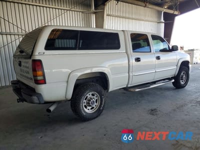 Trzecie zdjęcie samochodu z tyłu: 2005 GMC SIERRA K2500 HEAVY DUTY VIN:1GTHK23245F804666 - miniatura