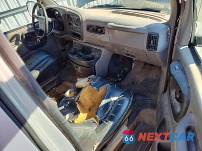 Zdjęcie 8 z 12 samochodu: 1997 CHEVROLET EXPRESS 2500 UTILITY / SERVICE VAN VIN:1GCGG25RXV1021842 - miniatura