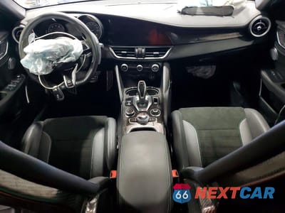 Zdjęcie 8 z 12 samochodu: 2023 ALFA ROMEO GIULIA QUADRIFOGLIO VIN:ZARFAMEVXP7676787 - miniatura