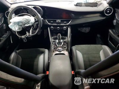 Zdjęcie 8 z 12 samochodu: 2023 ALFA ROMEO GIULIA QUADRIFOGLIO VIN:ZARFAMEVXP7676787 - miniatura
