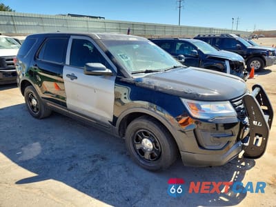 Czwarte zdjęcie samochodu z boku: 2017 FORD EXPLORER POLICE INTERCEPTOR VIN:1FM5K8AT7HGA89510 - miniatura