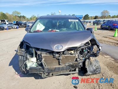 Piąte zdjęcie samochodu w środku: 2015 TOYOTA SIENNA VIN:5TDKK3DC5FS539843 - miniatura
