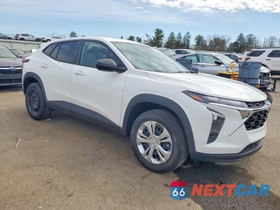 Czwarte zdjęcie samochodu z boku: 2024 CHEVROLET TRAX LS VIN:KL77LFE22RC168220 - miniatura