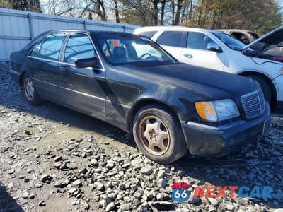 Czwarte zdjęcie samochodu z boku: 1999 MERCEDES-BENZ S 320 VIN:WDBGA33G3XA414852 - miniatura