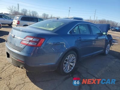 Trzecie zdjęcie samochodu z tyłu: 2018 FORD TAURUS LIMITED VIN:1FAHP2F83JG112913 - miniatura