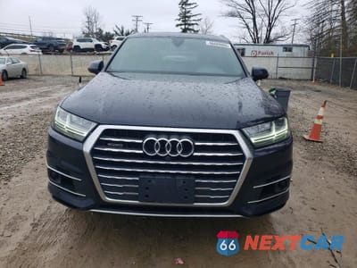 Piąte zdjęcie samochodu w środku: 2017 AUDI Q7 PREMIUM PLUS VIN:WA1LAAF78HD036053 - miniatura