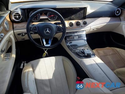 Zdjęcie 8 z 12 samochodu: 2017 MERCEDES-BENZ E 300 VIN:WDDZF4JB1HA189881 - miniatura