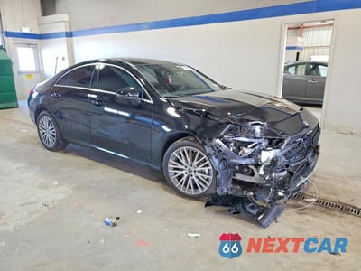 Czwarte zdjęcie samochodu z boku: 2025 MERCEDES-BENZ CLA 250 4MATIC VIN:W1K5J4HB7SN544717 - miniatura