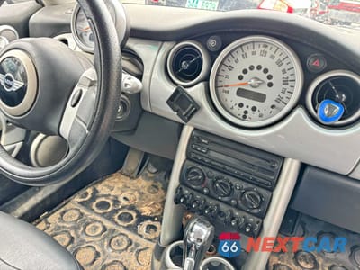 Zdjęcie 7 z 10 samochodu: 2004 MINI COOPER VIN:WMWRC33444T354162 - miniatura