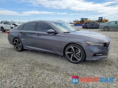 Czwarte zdjęcie samochodu z boku: 2018 HONDA ACCORD SPORT VIN:1HGCV1F30JA252804 - miniatura