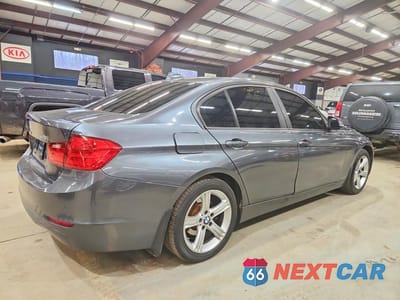 Trzecie zdjęcie samochodu z tyłu: 2013 BMW 328 XI SULEV VIN:WBA3B5C50DP539093 - miniatura