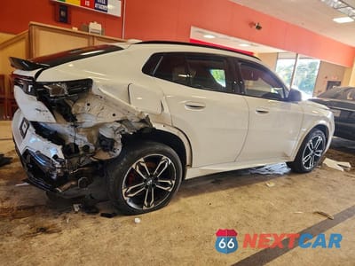 Trzecie zdjęcie samochodu z tyłu: 2024 BMW X2 XDRIVE28I VIN:WBX63GM02R5Z08926 - miniatura