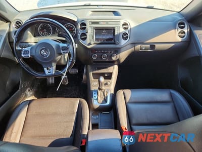 Zdjęcie 8 z 13 samochodu: 2016 VOLKSWAGEN TIGUAN S VIN:WVGBV7AXXGW006406 - miniatura