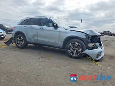 Czwarte zdjęcie samochodu z boku: 2017 MERCEDES-BENZ GLC 300 4MATIC VIN:WDC0G4KB8HV004324 - miniatura