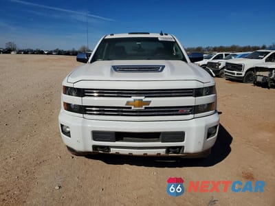Piąte zdjęcie samochodu w środku: 2018 CHEVROLET SILVERADO K2500 HEAVY DUTY LT VIN:1GC1KVEY7JF149708 - miniatura