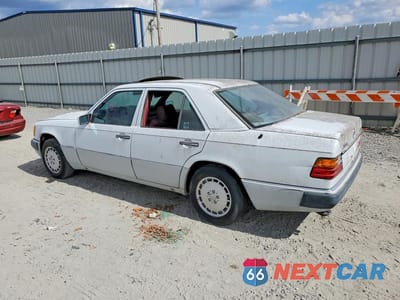 Drugie zdjęcie samochodu z przodu: 1991 MERCEDES-BENZ 300 E 2.6 VIN:WDBEA26D2MB302620 - miniatura