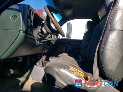 Zdjęcie 7 z 11 samochodu: 2002 CHEVROLET SILVERADO CHIPPER TRUCK VIN:1GBJK34U32E207912 - miniatura