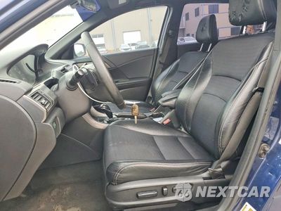Zdjęcie 13 z 24 samochodu: 2016 HONDA ACCORD SPORT VIN:1HGCR2F60GA013637 - miniatura