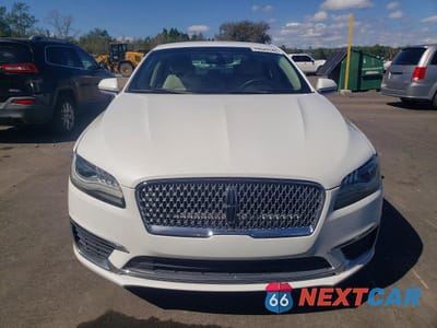 Piąte zdjęcie samochodu w środku: 2017 LINCOLN MKZ SELECT VIN:3LN6L5C94HR614730 - miniatura