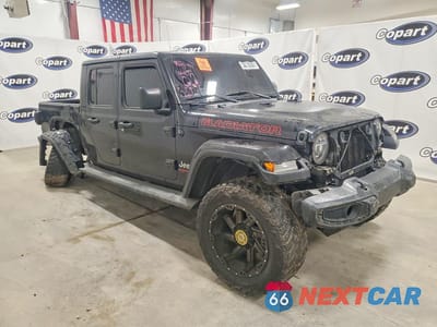 Czwarte zdjęcie samochodu z boku: 2020 JEEP GLADIATOR OVERLAND VIN:1C6HJTFG9LL115342 - miniatura