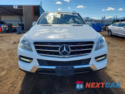 Piąte zdjęcie samochodu w środku: 2015 MERCEDES-BENZ ML 350 4MATIC VIN:4JGDA5HBXFA480709 - miniatura