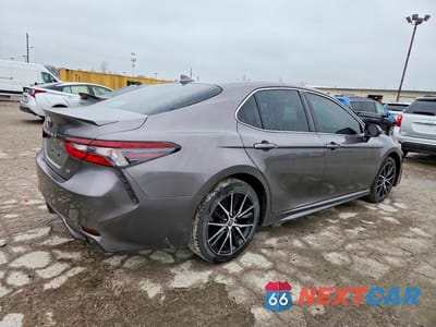 Trzecie zdjęcie samochodu z tyłu: 2022 TOYOTA CAMRY SE VIN:4T1G11AK4NU676545 - miniatura