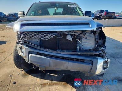 Piąte zdjęcie samochodu w środku: 2019 TOYOTA TUNDRA SR5 VIN:5TFEM5F14KX136374 - miniatura