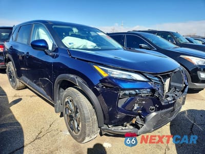 Czwarte zdjęcie samochodu z boku: 2025 NISSAN ROGUE SV AWD INTELLIGENT VIN:JN8BT3BB0SW417297 - miniatura