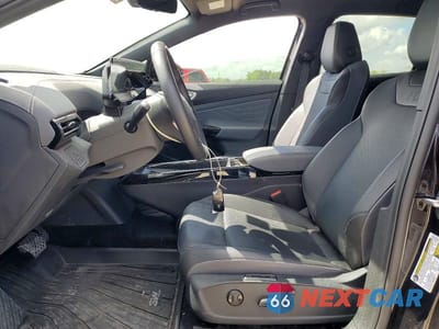 Zdjęcie 7 z 14 samochodu: 2023 VOLKSWAGEN ID.4 PRO S VIN:1V2GNPE80PC003401 - miniatura