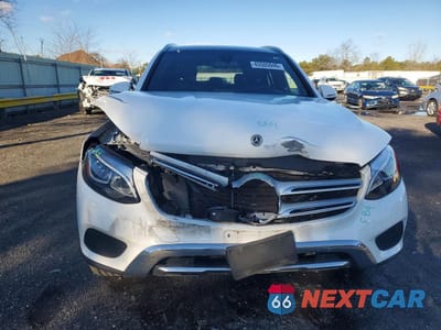 Piąte zdjęcie samochodu w środku: 2019 MERCEDES-BENZ GLC 300 4MATIC VIN:WDC0G4KB2KF641680 - miniatura