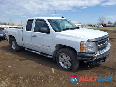 Czwarte zdjęcie samochodu z boku: 2008 CHEVROLET SILVERADO K1500 VIN:2GCEK190081152319 - miniatura