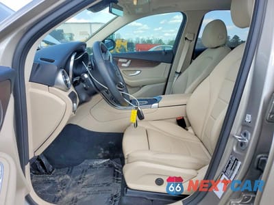 Zdjęcie 7 z 12 samochodu: 2022 MERCEDES BENZ GLC 300 VIN:W1N0G8DB8NV364272 - miniatura