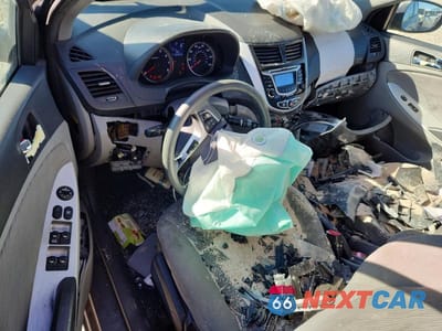 Zdjęcie 8 z 12 samochodu: 2013 HYUNDAI ACCENT GLS VIN:KMHCU4AE6DU410119 - miniatura