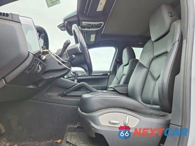 Zdjęcie 7 z 13 samochodu: 2014 PORSCHE CAYENNE VIN:WP1AA2A23ELA90598 - miniatura