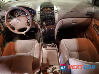 Zdjęcie 8 z 14 samochodu: 2007 TOYOTA SIENNA CE VIN:5TDZK29C97S075877 - miniatura