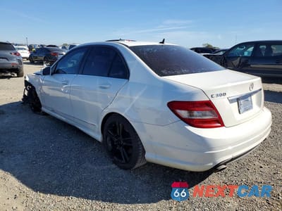 Drugie zdjęcie samochodu z przodu: 2011 MERCEDES-BENZ C 300 VIN:WDDGF5EBXBR158287 - miniatura