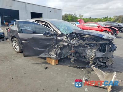 Czwarte zdjęcie samochodu z boku: 2013 BUICK LACROSSE VIN:1G4GC5E3XDF243559 - miniatura