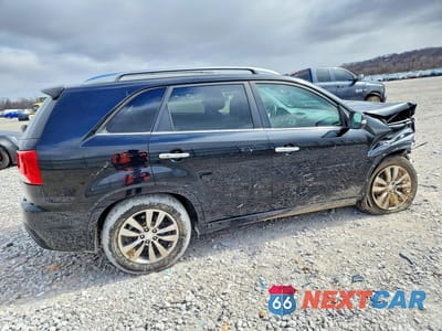Trzecie zdjęcie samochodu z tyłu: 2013 KIA SORENTO SX VIN:5XYKW4A2XDG393620 - miniatura