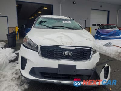 Piąte zdjęcie samochodu w środku: 2019 KIA SORENTO VIN:5XYPGDA50KG494952 - miniatura