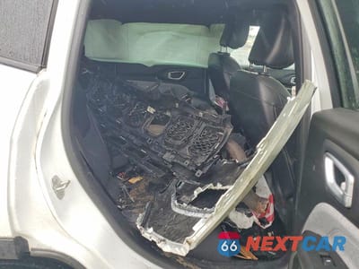 Zdjęcie 11 z 12 samochodu: 2023 JEEP COMPASS LATITUDE LUX VIN:3C4NJDFN6PT544576 - miniatura