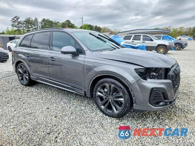 Czwarte zdjęcie samochodu z boku: 2025 AUDI Q7 PRESTIGE VIN:WA1VVBF7XSD025727 - miniatura