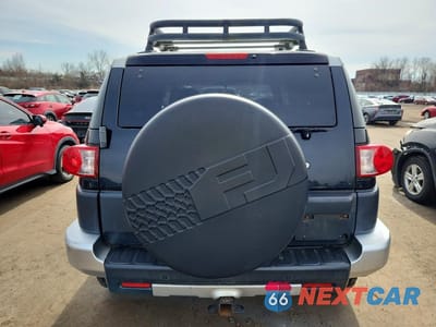 Zdjęcie 6 z 12 samochodu: 2007 TOYOTA FJ CRUISER VIN:JTEBU11F370032100 - miniatura