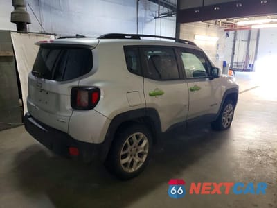 Trzecie zdjęcie samochodu z tyłu: 2015 JEEP RENEGADE LATITUDE VIN:ZACCJBBT5FPB22255 - miniatura